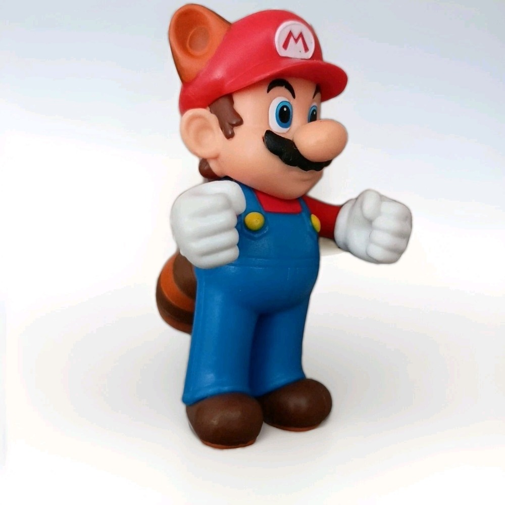 JAKKS Pacific World of Nintendo Super Mario Bros Raccoon Mario 2.5” LOOSE Figure